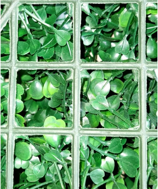 artificial-grass-tiles-with-vertical-wall-small-leaves